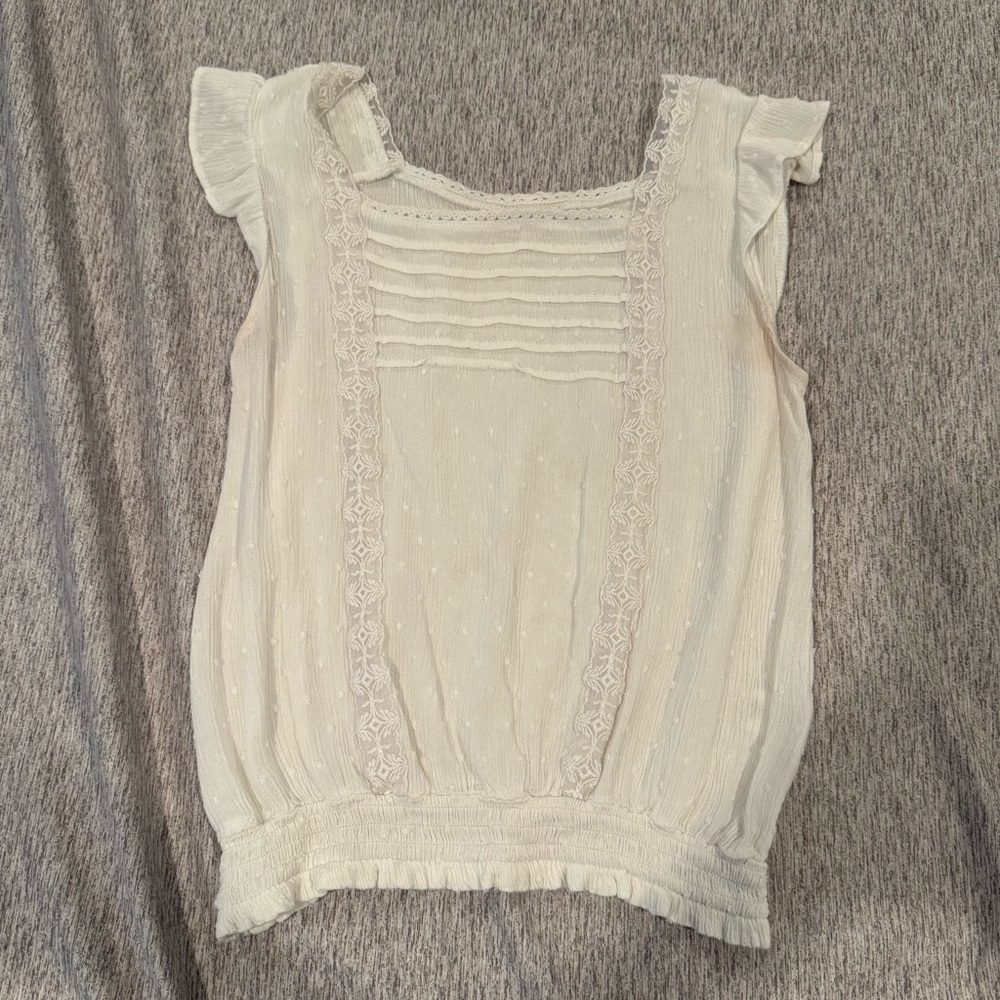 Chic White Ruffled Women's Blouse (Size: S)